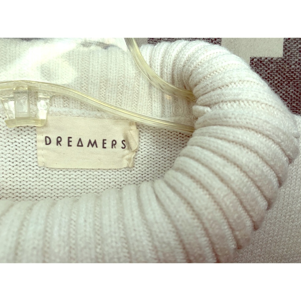 DREAMERS VINTAGE STYLE TURTLENECK